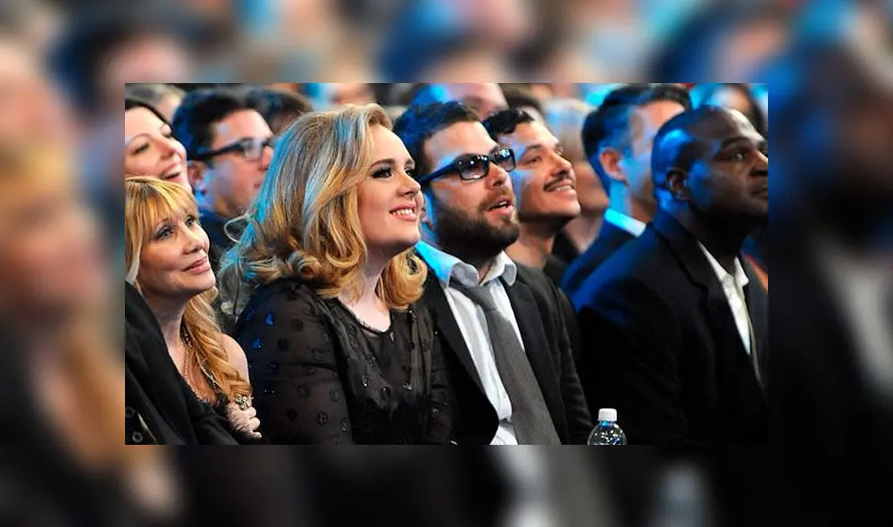 Cantante Adele anuncia separación de su esposo Simon Konecki 