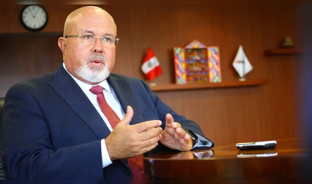 Carlos Bruce Carlos Bruce