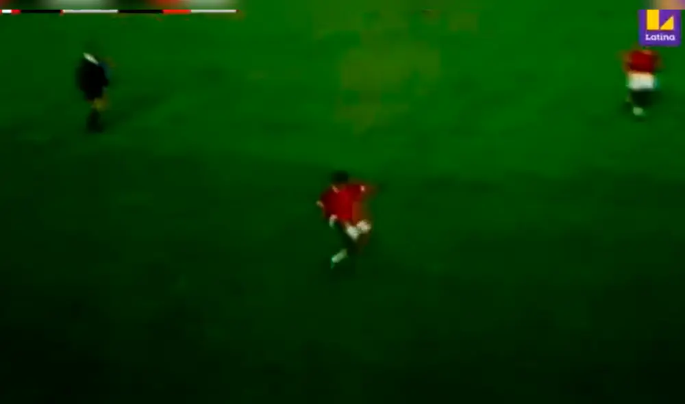 Roberto Chale confesó que su parada de balón ante Bulgaria la aprendió de Alejandro Villanueva. Roberto Chale confesó que su parada de balón ante Bulgaria la aprendió de Alejandro Villanueva.