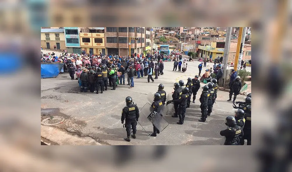Manifestantes se agruparon en el óvalo Huáscar
