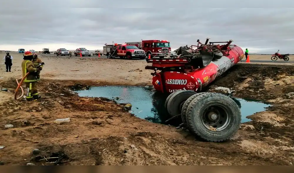 Cisterna derrama 3 mil galones de combustible camino a Bosque Municipal de Tacna Cisterna derrama 3 mil galones de combustible camino a Bosque Municipal de Tacna