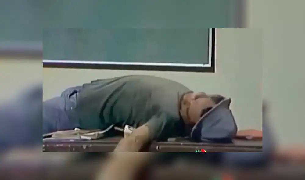 El video viral de YouTube muestra la escena en que 'Don Ramón' del Chavo del 8 destrona el puesto del profesor 'Jirafales'.