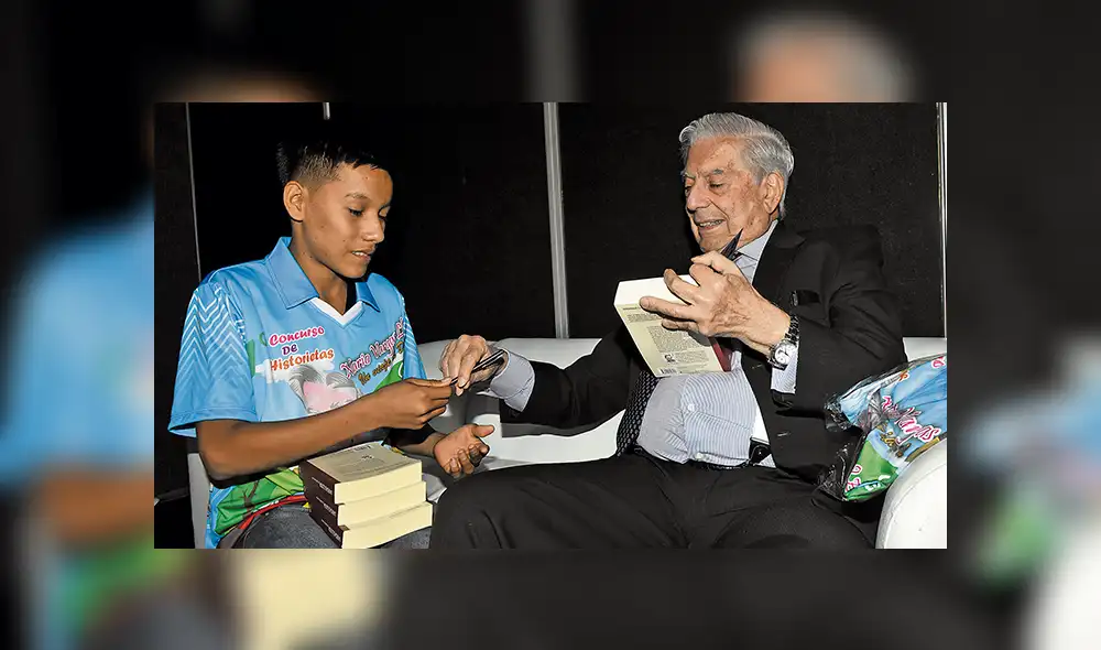 Encuentro. MVLl conversó y regaló sus libros a Colber Ríos. Encuentro. MVLl conversó y regaló sus libros a Colber Ríos.