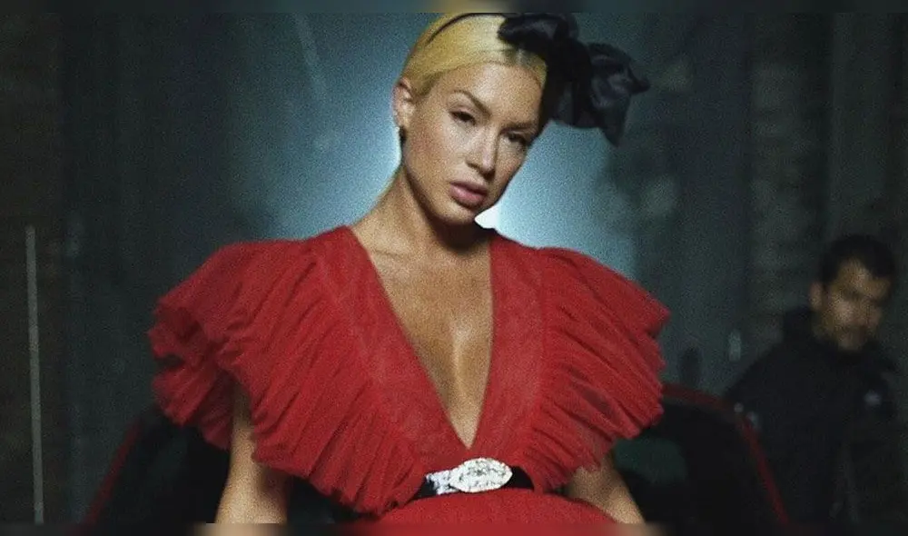 La cantante peruana deslumbró en la alfombra roja del evento. La cantante peruana deslumbró en la alfombra roja del evento.