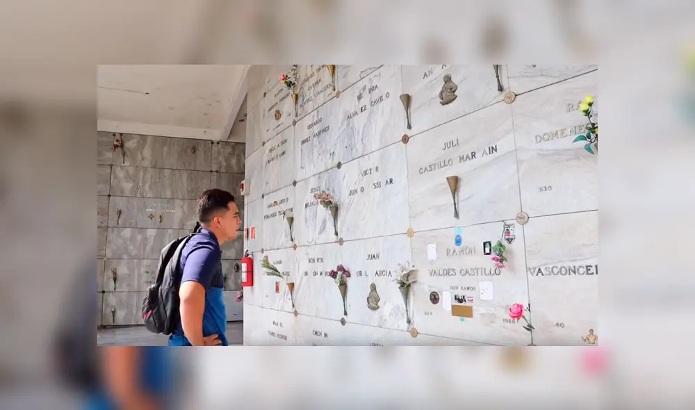 Desliza cada imagen hacia la izquierda para ver las escenas de YouTube que muestran la tumba de Don Ramón. Desliza cada imagen hacia la izquierda para ver las escenas de YouTube que muestran la tumba de Don Ramón.