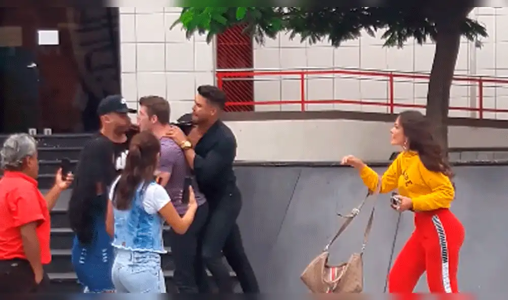 Carlos Cacho manifiesta su repudio tras pelea de Erick Sabater y Coto Hernández [VIDEO]