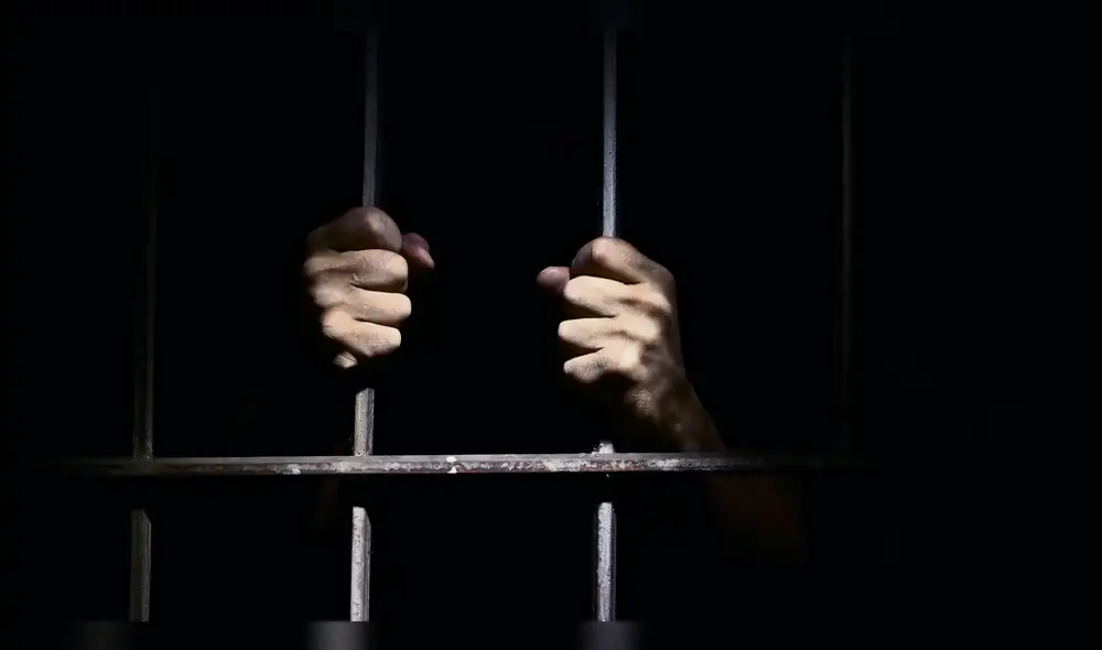 Congreso aprueba cadena perpetua y castración química para violadores