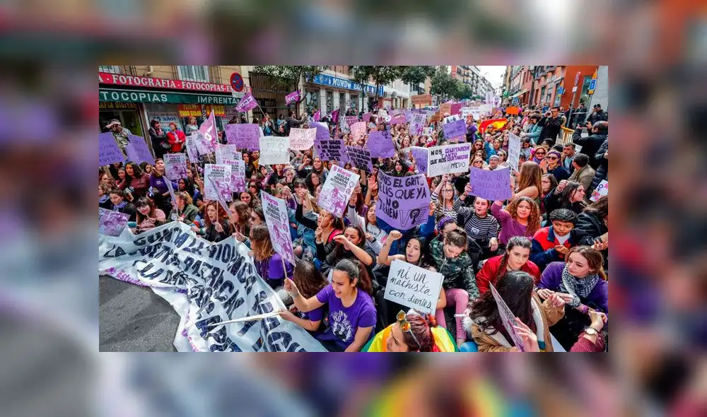 Huelga feminista 2019: mujeres marchan durante el Día de la Mujer en España
