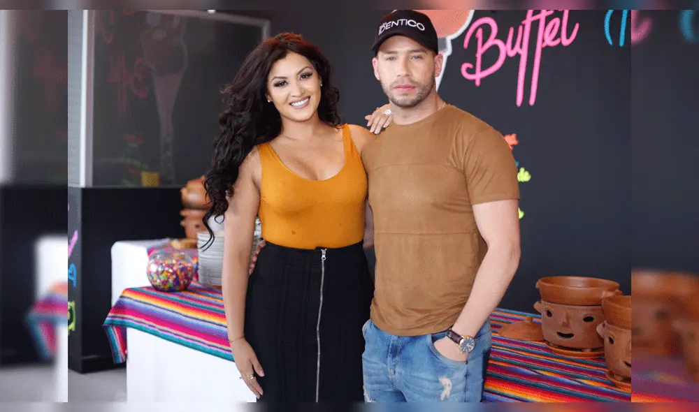Michelle Soifer preocupa con marca en su pierna al lucir atrevido bikini [FOTOS]