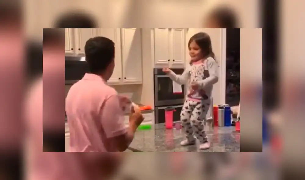 Facebook viral: madre vuelve a casa y ve a su esposo e hija en una enternecedora escena [VIDEO]