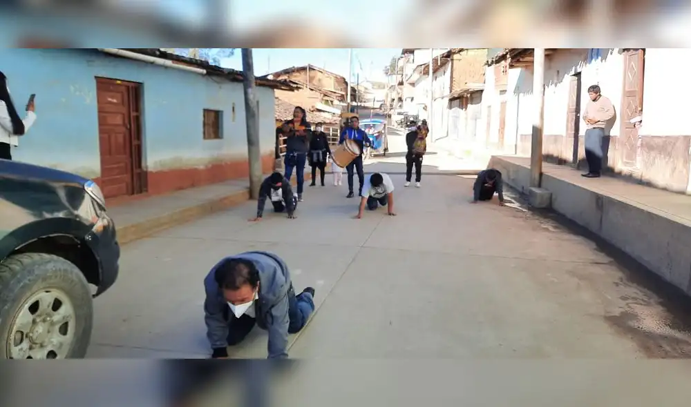 Peregrinos llegan a Ayabaca pese a estar prohibido Peregrinos llegan a Ayabaca pese a estar prohibido