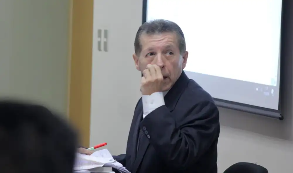 César Villanueva se allanó al impedimento de salida en su contra César Villanueva se allanó al impedimento de salida en su contra