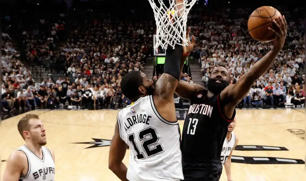 Spurs ganan 121 - 96 a los Rockets en semifinales de la Conferencia Oeste por Playoffs de la NBA