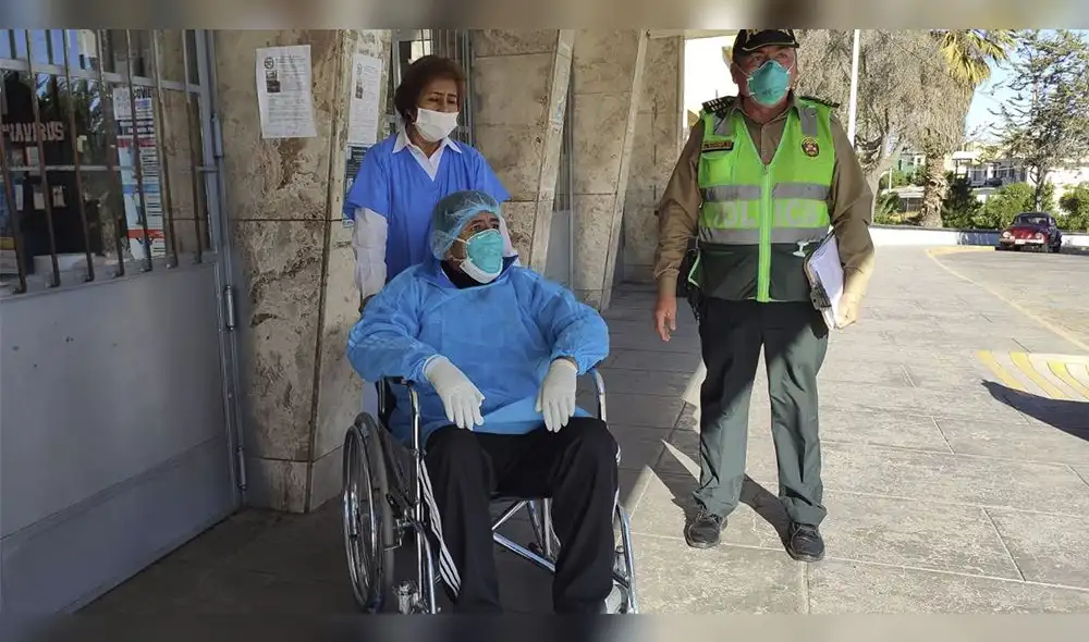 Buenas noticias. Luego de permanecer 22 días hospitalizado, el policía Victor Quiñones, venció al coronavirus. Buenas noticias. Luego de permanecer 22 días hospitalizado, el policía Victor Quiñones, venció al coronavirus.