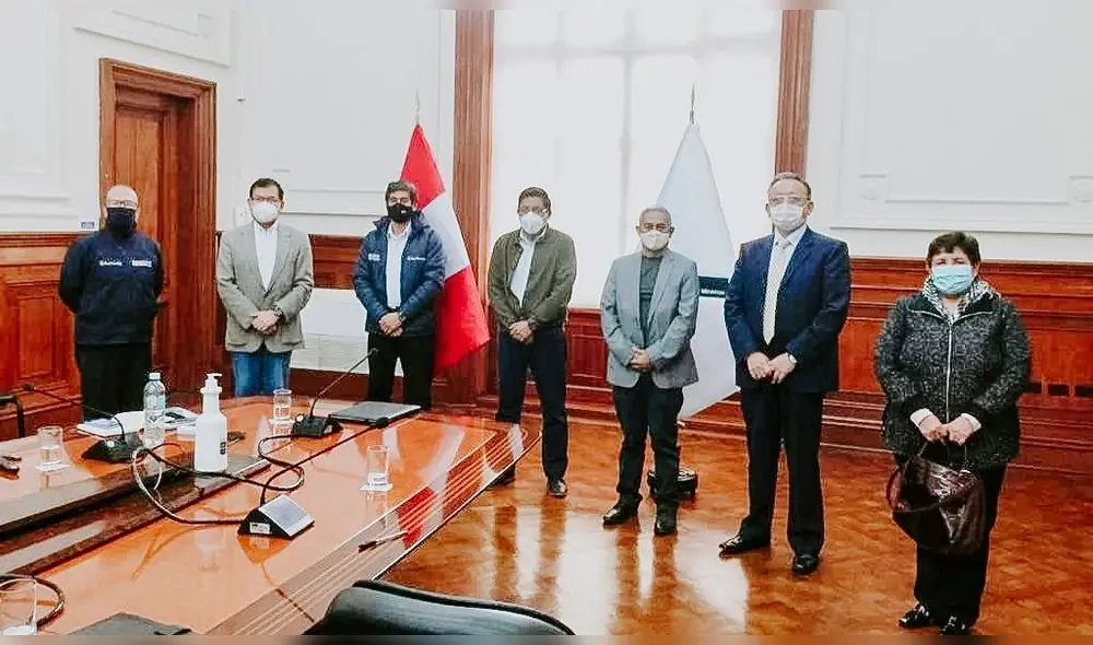 Vicente Zeballos se reunió con congresistas por Arequipa y ministros. Vicente Zeballos se reunió con congresistas por Arequipa y ministros.