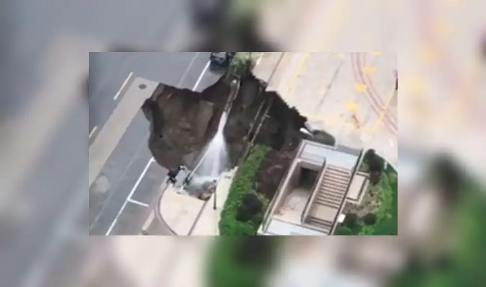 YouTube: Cámara graba cómo la tierra se "traga" una furgoneta y árboles en China