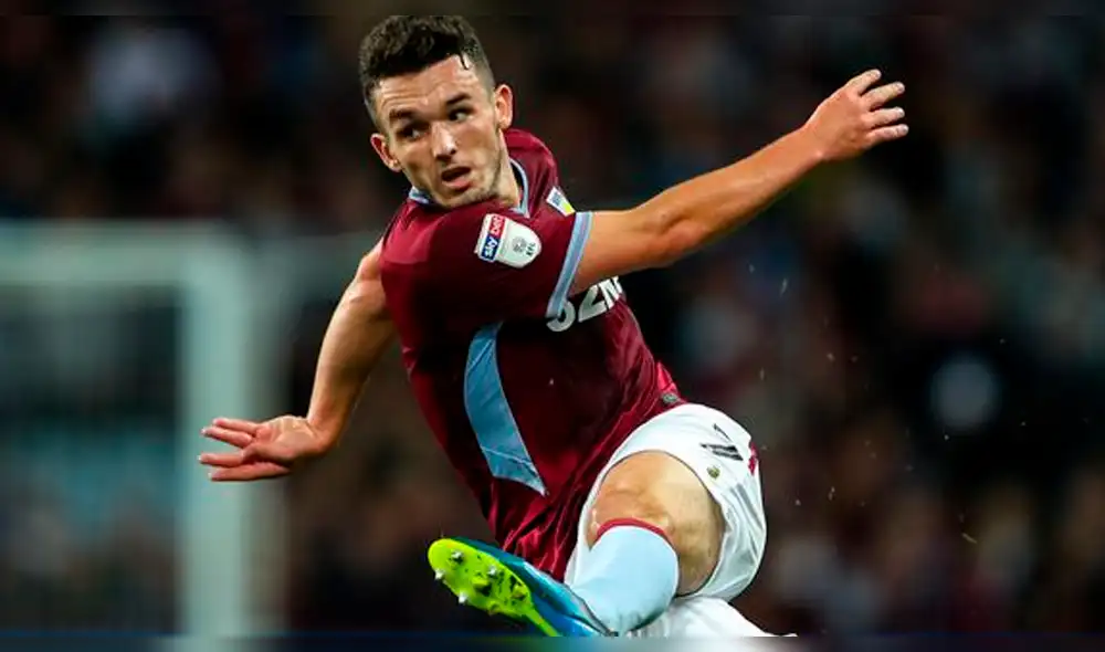 ¡Una volea para la historia! Jugador de Aston Villa sorprende con increíble gol