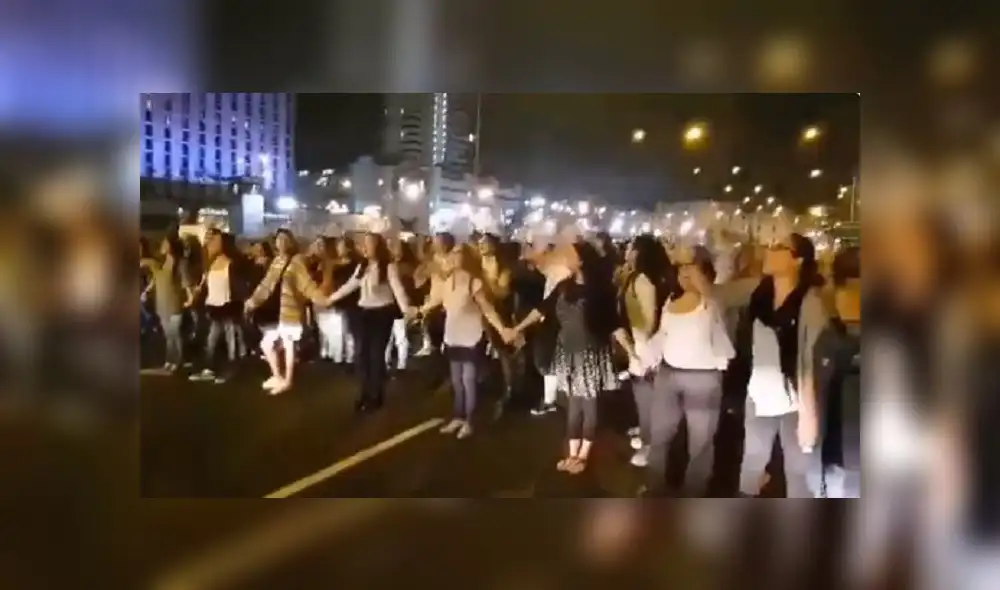Cercado de Lima: mujeres protestan por joven quemada en Miraflores  y son reprimidas por PNP [VIDEO] 