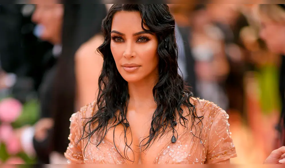 Paparazzis filtran fotos de Kim Kardashian con increíble escote en Disney 