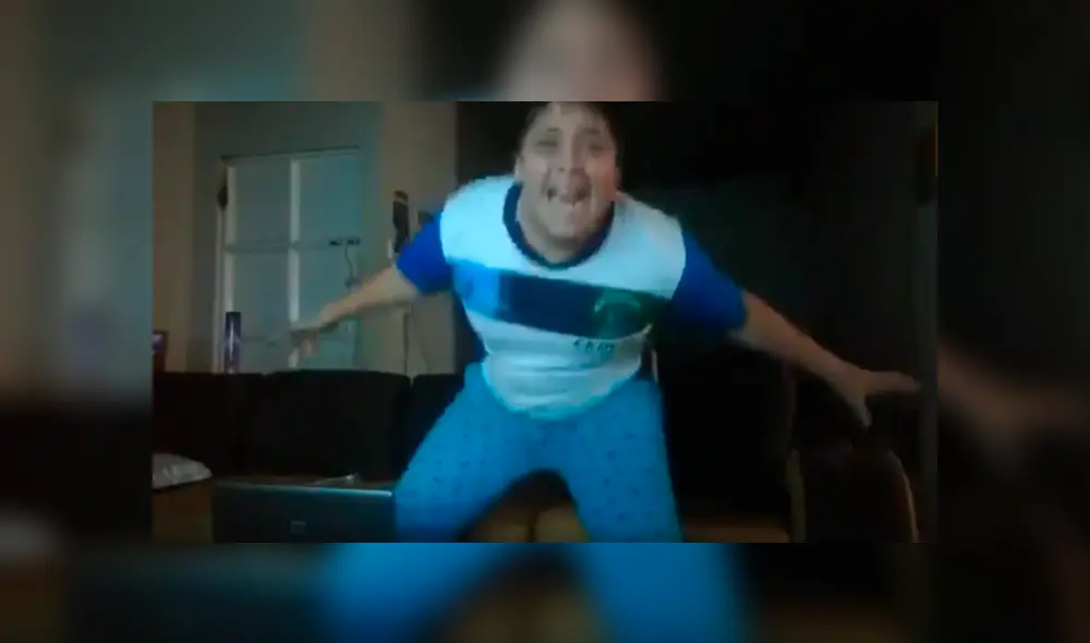 En Facebook, un niño se grabó bailando la canción ‘Ritmo’ de J Balvin y The Black Eyed Peas, al aprovechar la ausencia de su mamá. En Facebook, un niño se grabó bailando la canción ‘Ritmo’ de J Balvin y The Black Eyed Peas, al aprovechar la ausencia de su mamá.