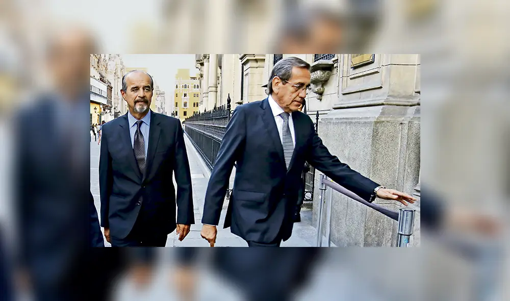 Juntos y revueltos. Jorge del Castillo apoyó a Carlos Roca, pero Mauricio Mulder salió victorioso en la lista de César Trelles.