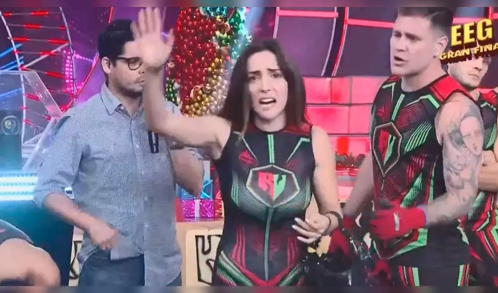 Rosángela Espinoza abandona el set de "Esto es Guerra" Rosángela Espinoza abandona el set de "Esto es Guerra"