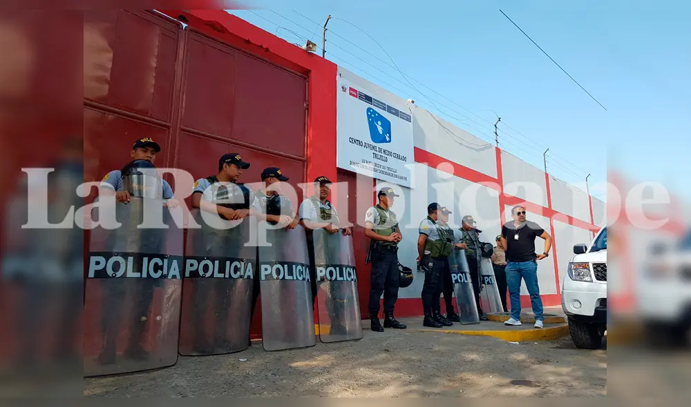 Al centro de rehabilitación llegaron policías, bomberos, personal Subunidad de Acciones Tácticas (SUAT), Unidad de Servicios Especiales (USE) y Unidad de Desactivación de Explosivos (UDEX), quienes controlaron la situación.