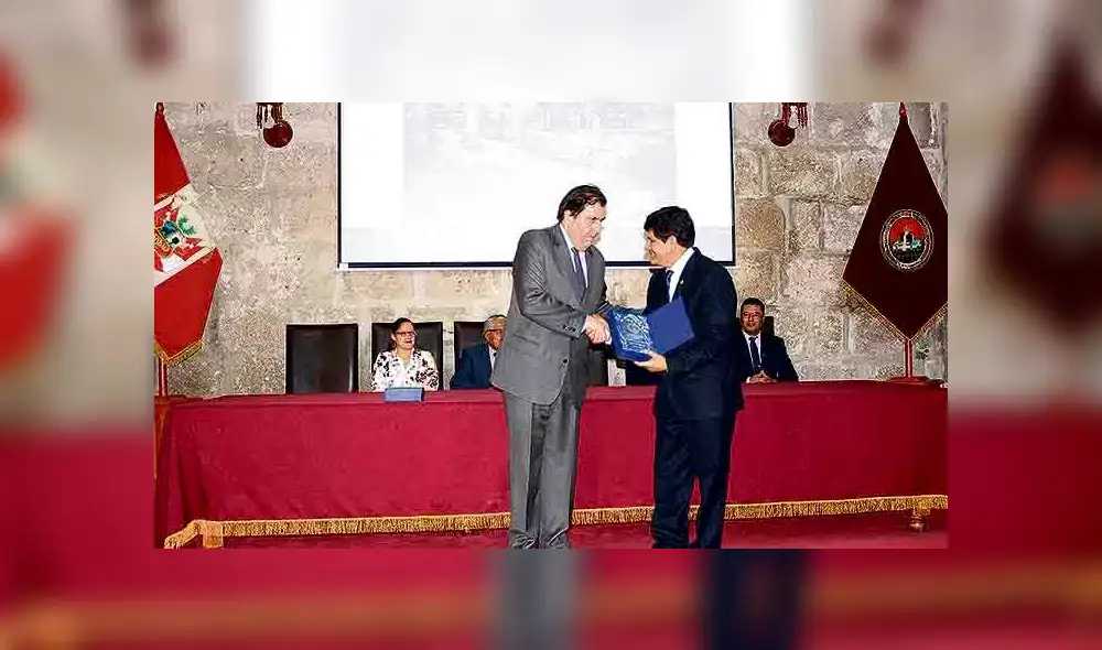 Arequipa: UNSA recibe premio por cuidado del medio ambiente 