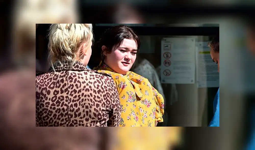 Adolescente asesina a su padre cuando agredía brutalmente a su esposa [VIDEO] 