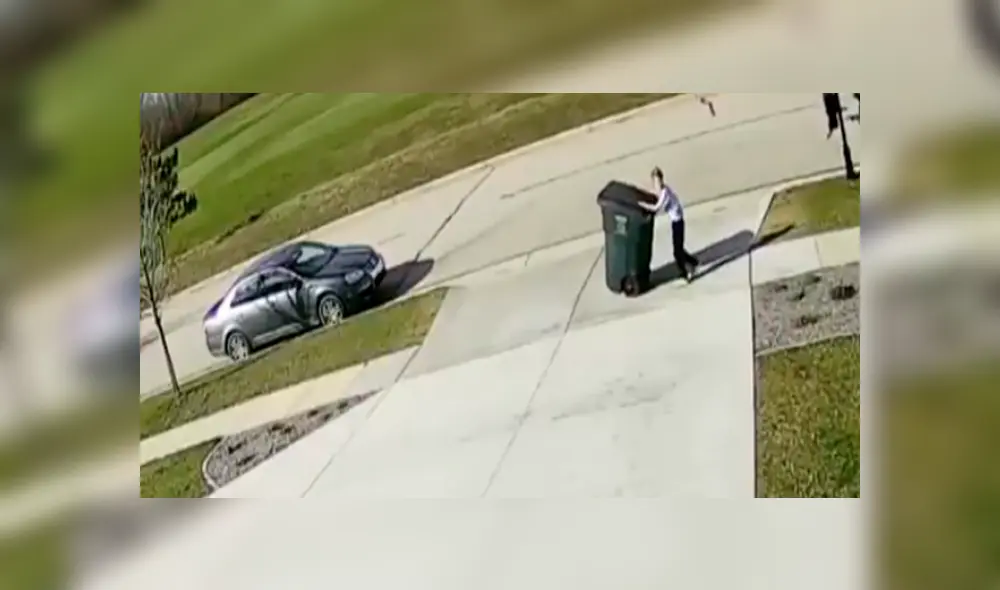 En Facebook, un adolescente sufrió un terrible percance cuando sacaba un enorme tacho de basura.