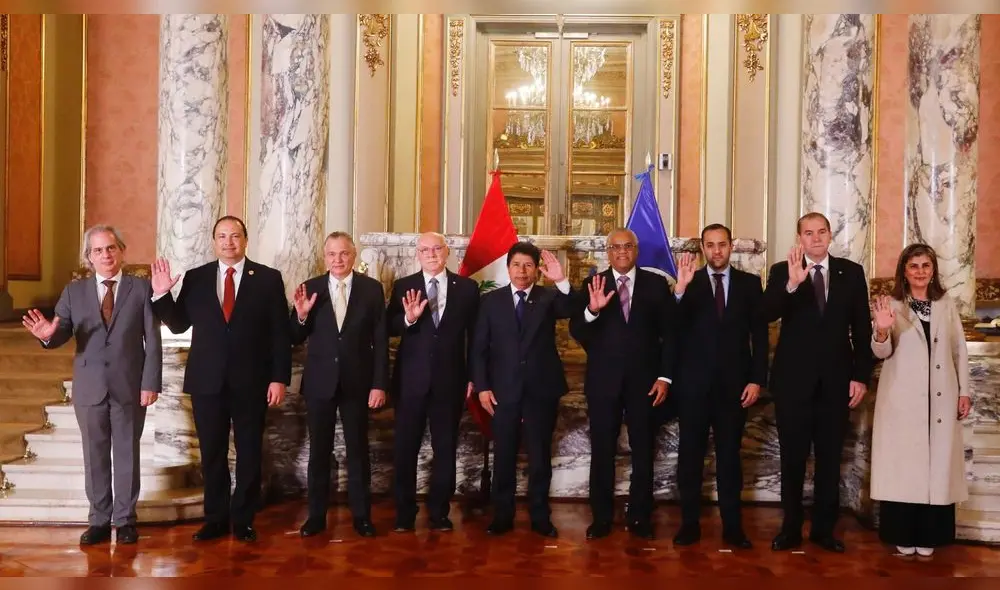 Pedro Castillo junto a la delegación de la OEA. Foto: Presidencia Pedro Castillo junto a la delegación de la OEA. Foto: Presidencia