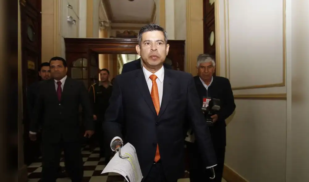 Secretismo y gollerías en la gestión de Galarreta al frente del Parlamento