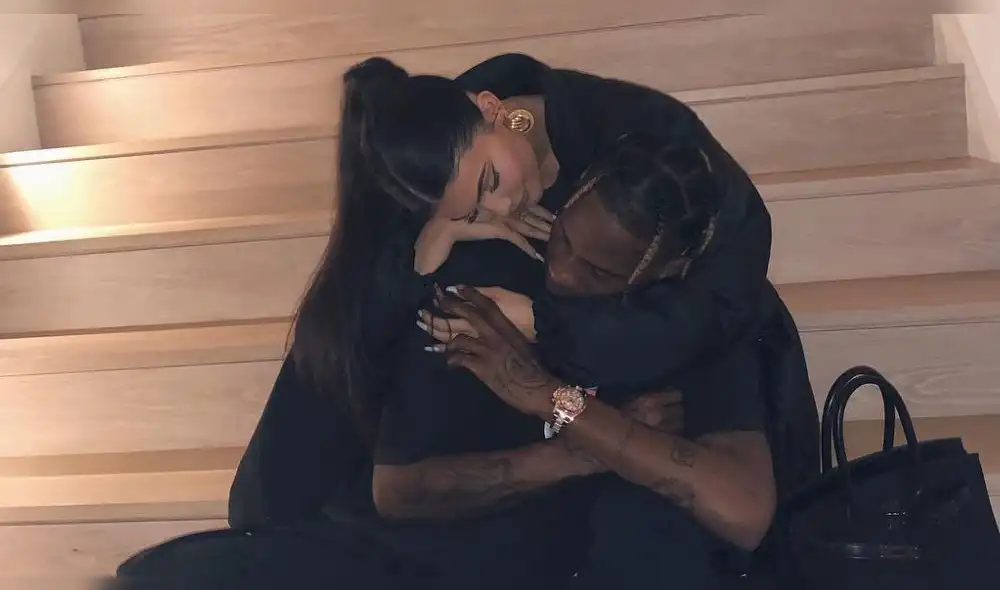 Travis Scott se suma a la fiebre de 'GOT', pero recibe crueles críticas