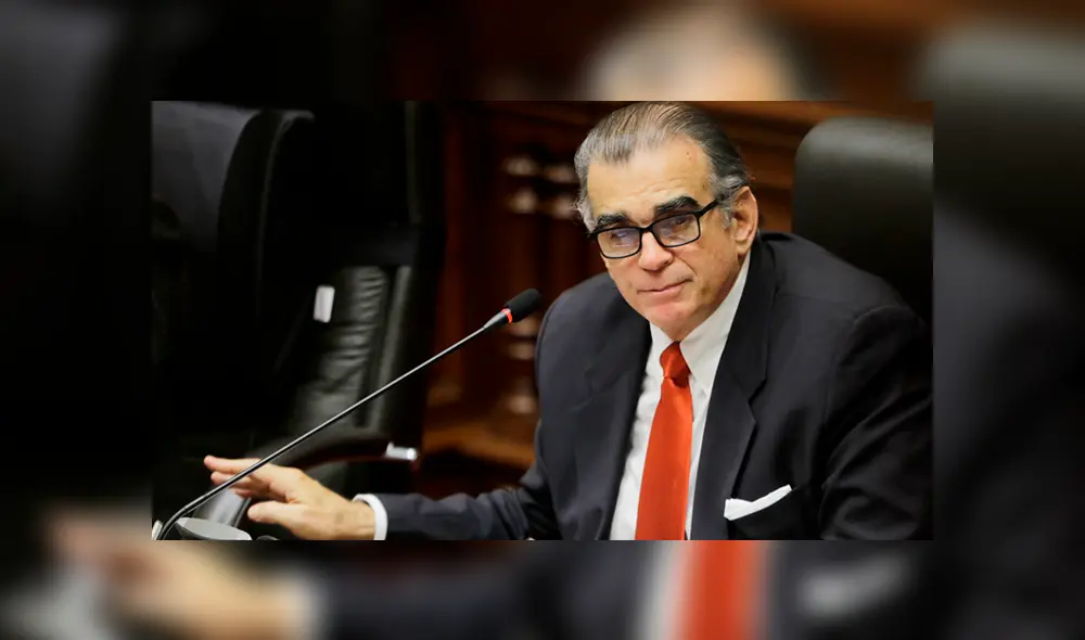 Olaechea demanda al Ejecutivo por disolver el Congreso Olaechea demanda al Ejecutivo por disolver el Congreso