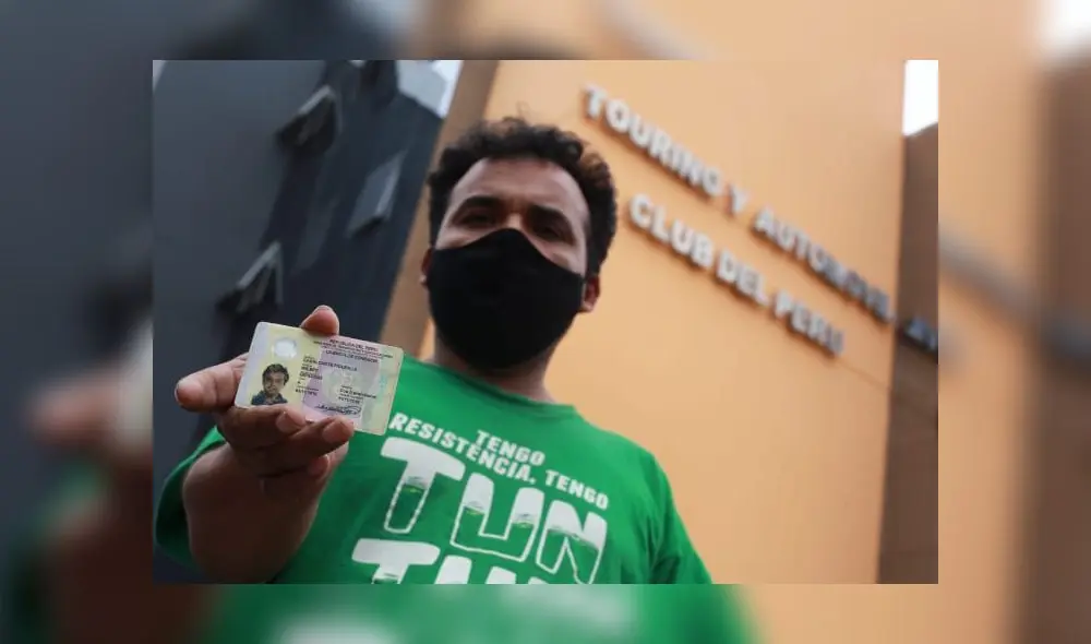 Se registran largas colas a las afueras de las instalaciones del Touring Se registran largas colas a las afueras de las instalaciones del Touring