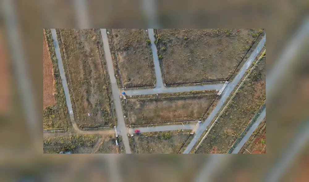 Escapar de los fantasmas, recoger fruta y un bar temático de los ochenta es lo que ofrece un laberinto de Pac-Man de tamaño real.