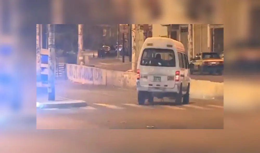 Conductor fue detenido por agentes de la comisaría de La Pascana, donde pasó el dosaje etílico. (Foto: Captura de video / América Noticias)