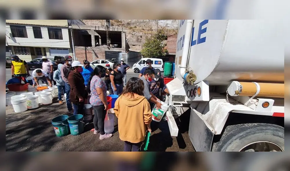 Más de 35 cisternas se encargarán este martes de la distribución de agua potable en los siete distritos afectados.