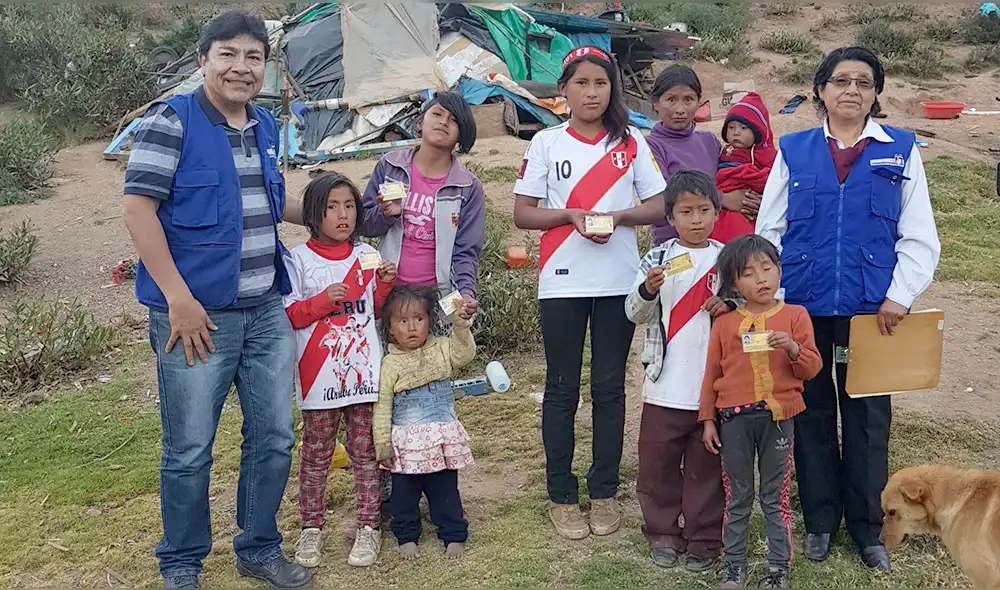 Reniec: una familia completa recibe DNI en Tarma