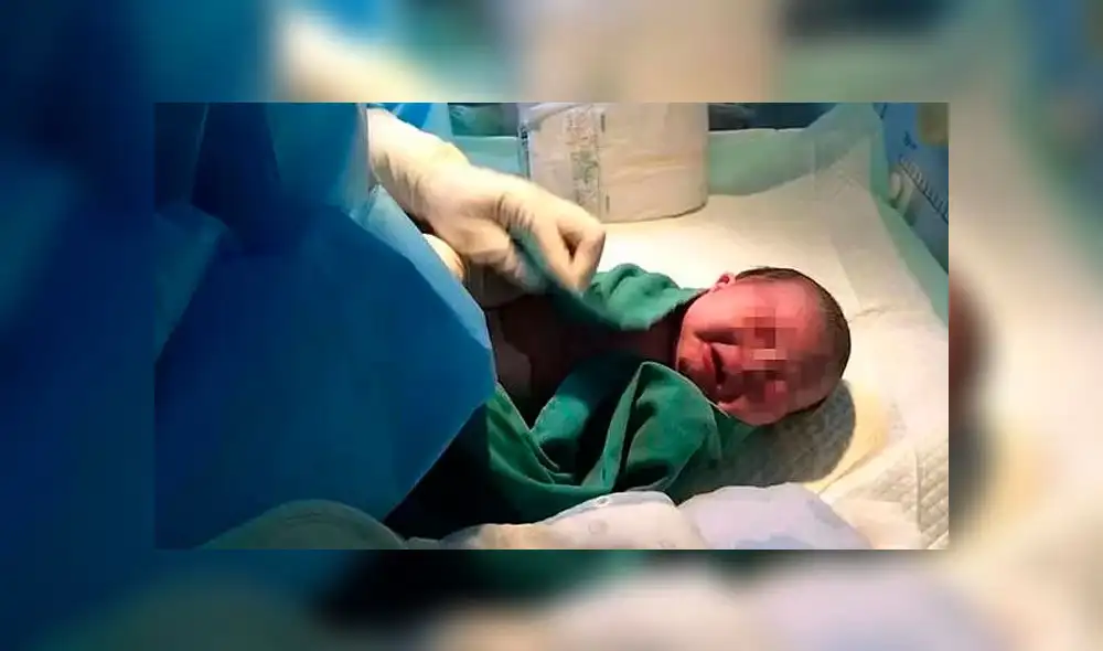 Hospital publica tiernas fotos de una madre que dio a luz a un bebé en medio del brote de coronavirus