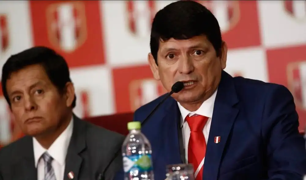 Agustín Lozano se comprometió a ayudar a los clubes de la Liga 1 y Liga 2 ante la crisis que se vive por el coronavirus. | Foto: GLR Agustín Lozano se comprometió a ayudar a los clubes de la Liga 1 y Liga 2 ante la crisis que se vive por el coronavirus. | Foto: GLR