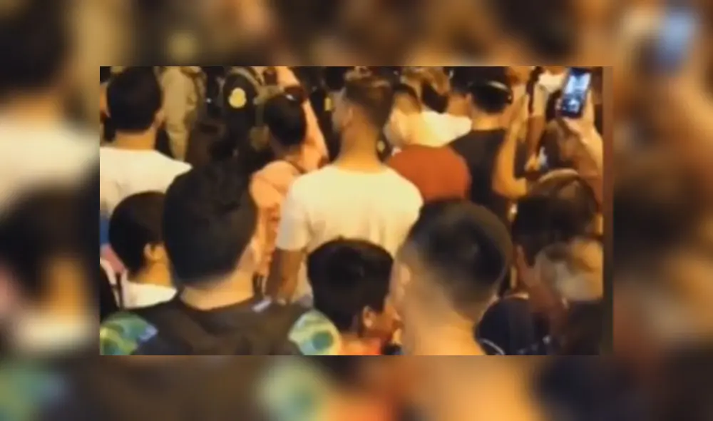 La Victoria: golpean a sujeto acusado de tocamientos indebidos a menores en Gamarra La Victoria: golpean a sujeto acusado de tocamientos indebidos a menores en Gamarra