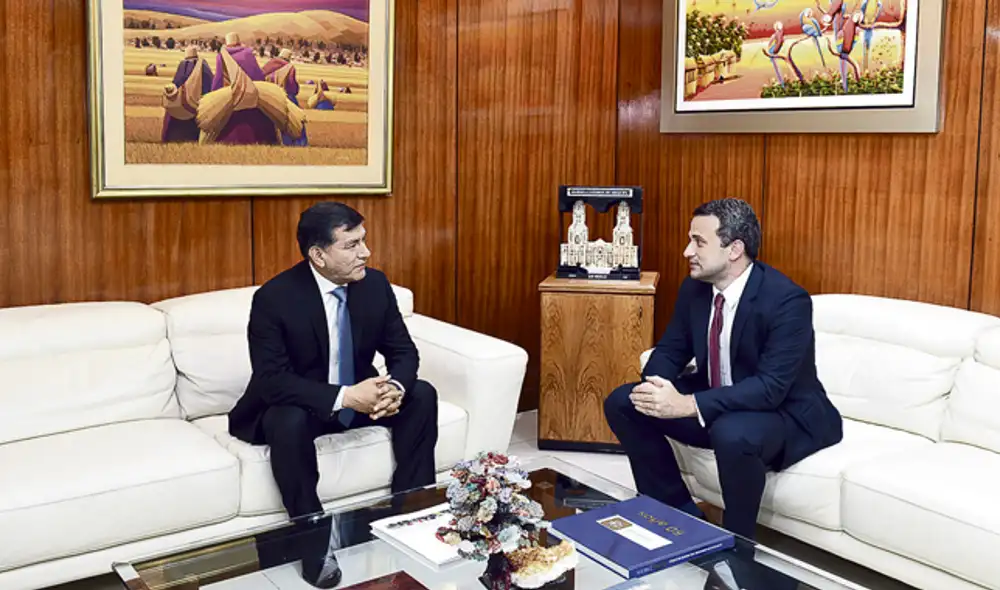 Reunión. Ministro Morán y el embajador de Venezuela, Carlos Scull, conversaron sobre la inseguridad y la labor policial.