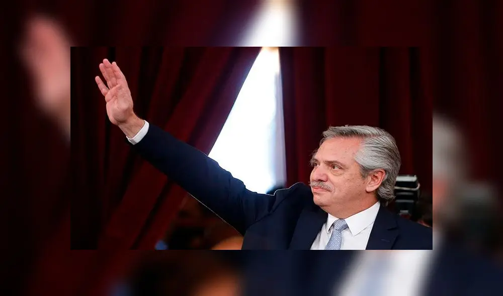 Alberto Fernández saludaba durante su investidura este martes, en Buenos Aires. Foto: EFE