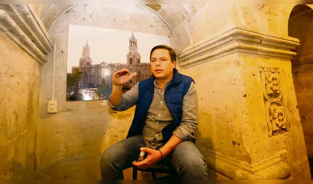 elecciones.  Edmundo del Águila fue presentado como uno de los precandidatos a la presidencia por el partido de la lampa.