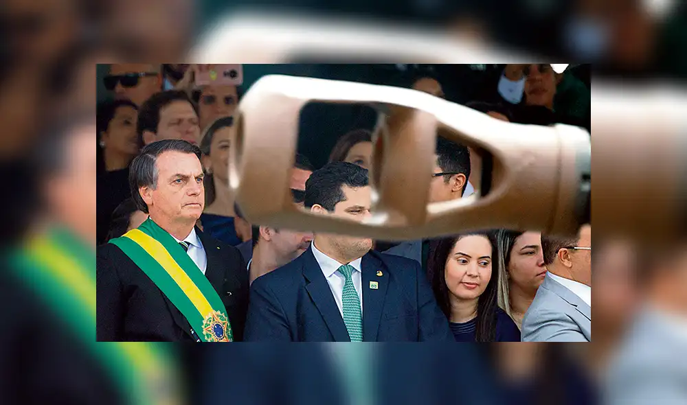 En la mira. Jair Bolsonaro, excapitán del Ejército y ahora presidente, encabeza un desfile militar en la capital brasileña. (Foto: EFE) En la mira. Jair Bolsonaro, excapitán del Ejército y ahora presidente, encabeza un desfile militar en la capital brasileña. (Foto: EFE)