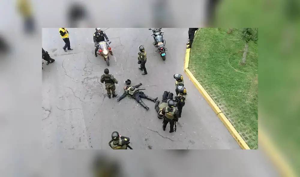 Hieren a policías cuando conducían Hieren a policías cuando conducían