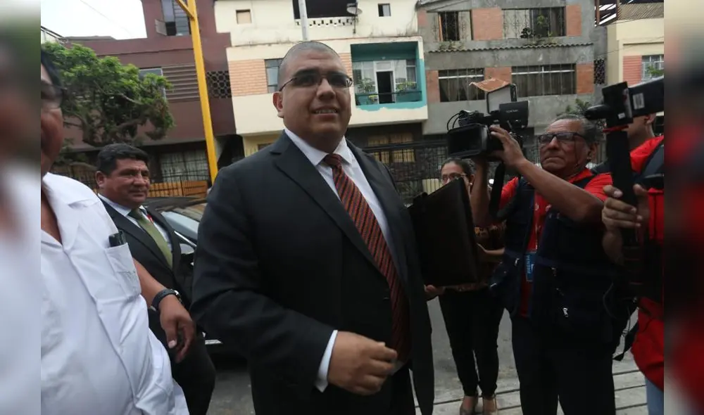 Ministros acudieron al local del Partido Morado [FOTOS] 