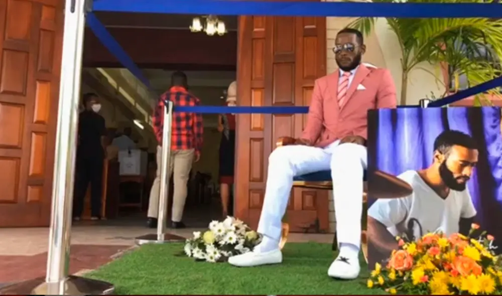 El 15 de noviembre, Che y su padre Adlay Lewis, de 54 años, fueron asesinados a tiros por unos hombres que irrumpieron su casa. Foto: The Sun