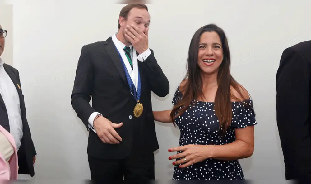 Así reaccionó Vanessa Terkes cuando George besó a Claudia Ramírez en TV